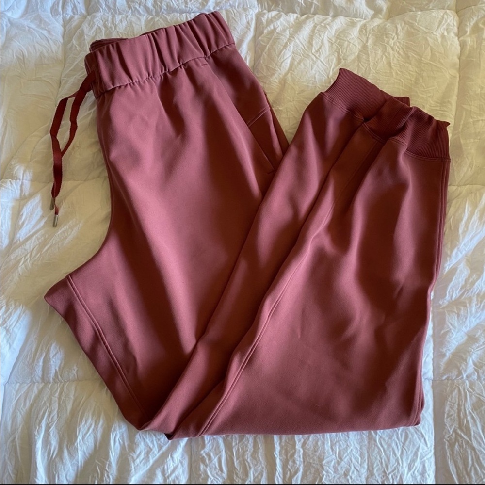 Lululemon On the Fly Jogger *Woven